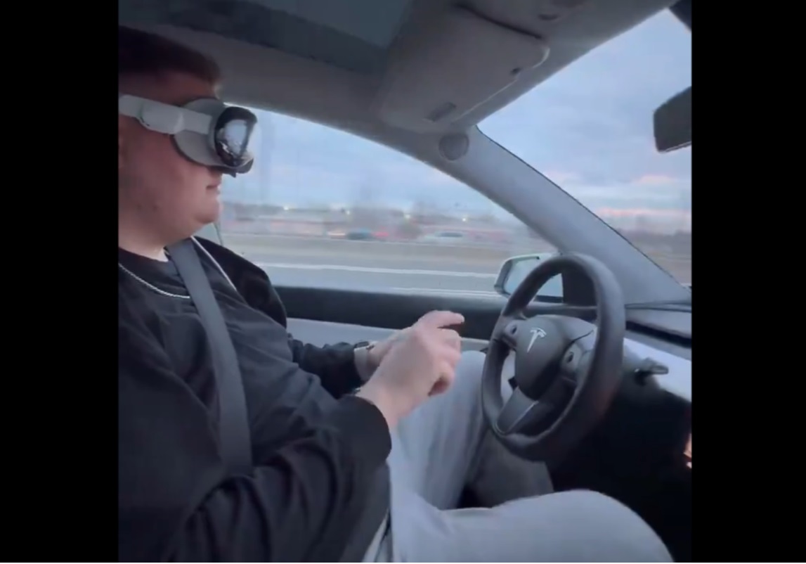 Massachusetts seeks ban on driving with Apple Vision Pro headsets