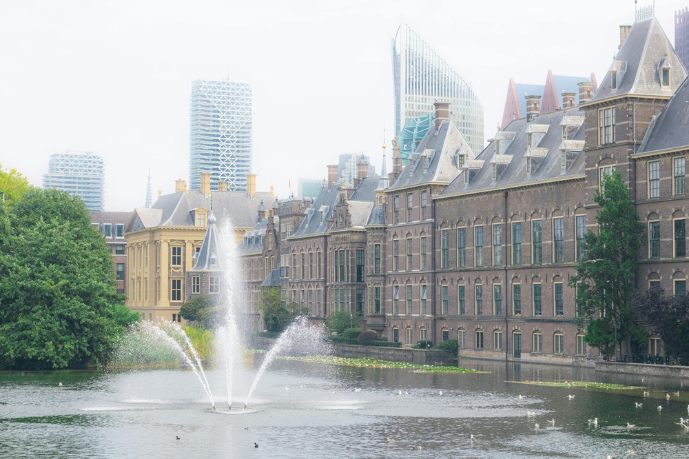 Dutch parliament pushes for national cloud to reduce US dependence