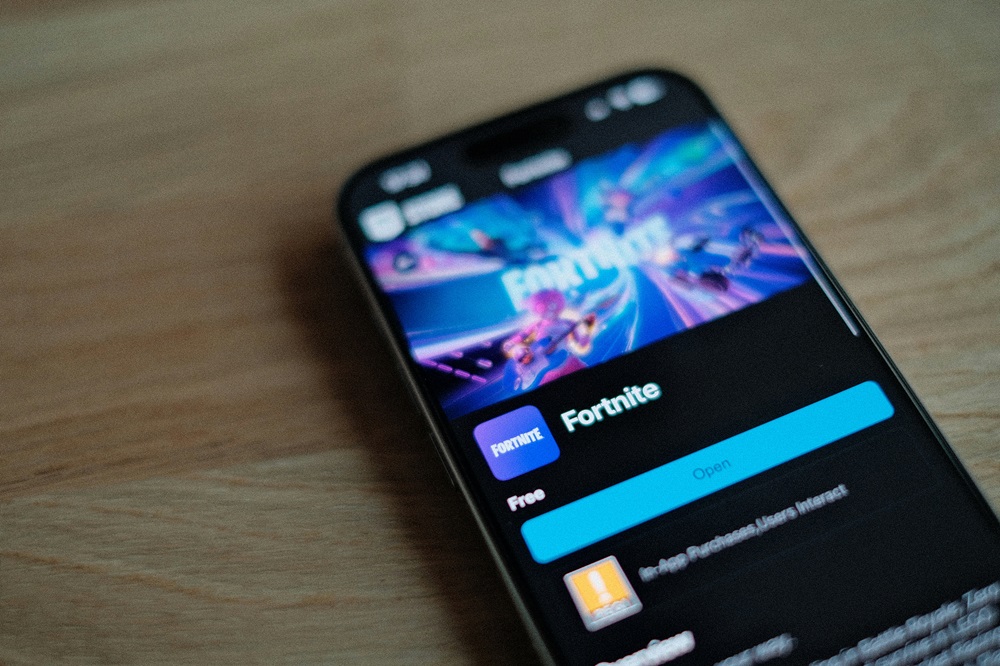 Epic Games accuses Samsung of blocking Fortnite downloads