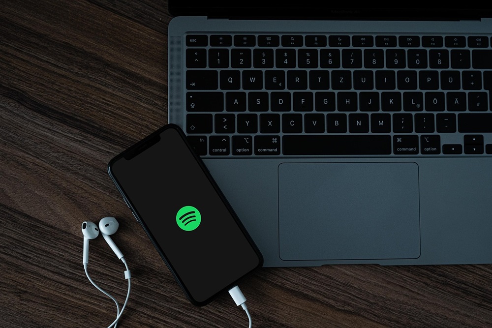 Spotify probes major data breach claim