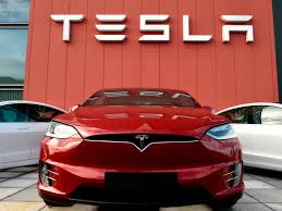 Tesla faces US probe over self-driving traffic violations